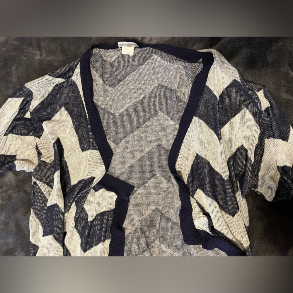 Women’s Large Short Sleeve Cardigan - Picture 6 of 7